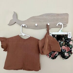 The simple folk 100% organic linen top and hat with Hanna Anderson bloomers. 3-6